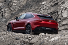 aston-martin-dbx-12