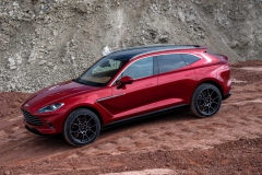 aston-martin-dbx-14