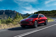 aston-martin-dbx-16