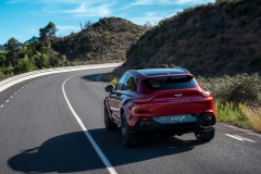 aston-martin-dbx-18