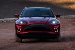 aston-martin-dbx-2