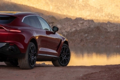 aston-martin-dbx-20