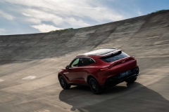 aston-martin-dbx-23