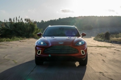 aston-martin-dbx-24