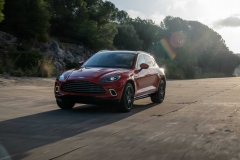 aston-martin-dbx-25