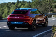 aston-martin-dbx-31