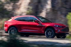 aston-martin-dbx-32