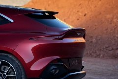 aston-martin-dbx-6