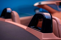 2021-aston-martin-vantage-roadster-12