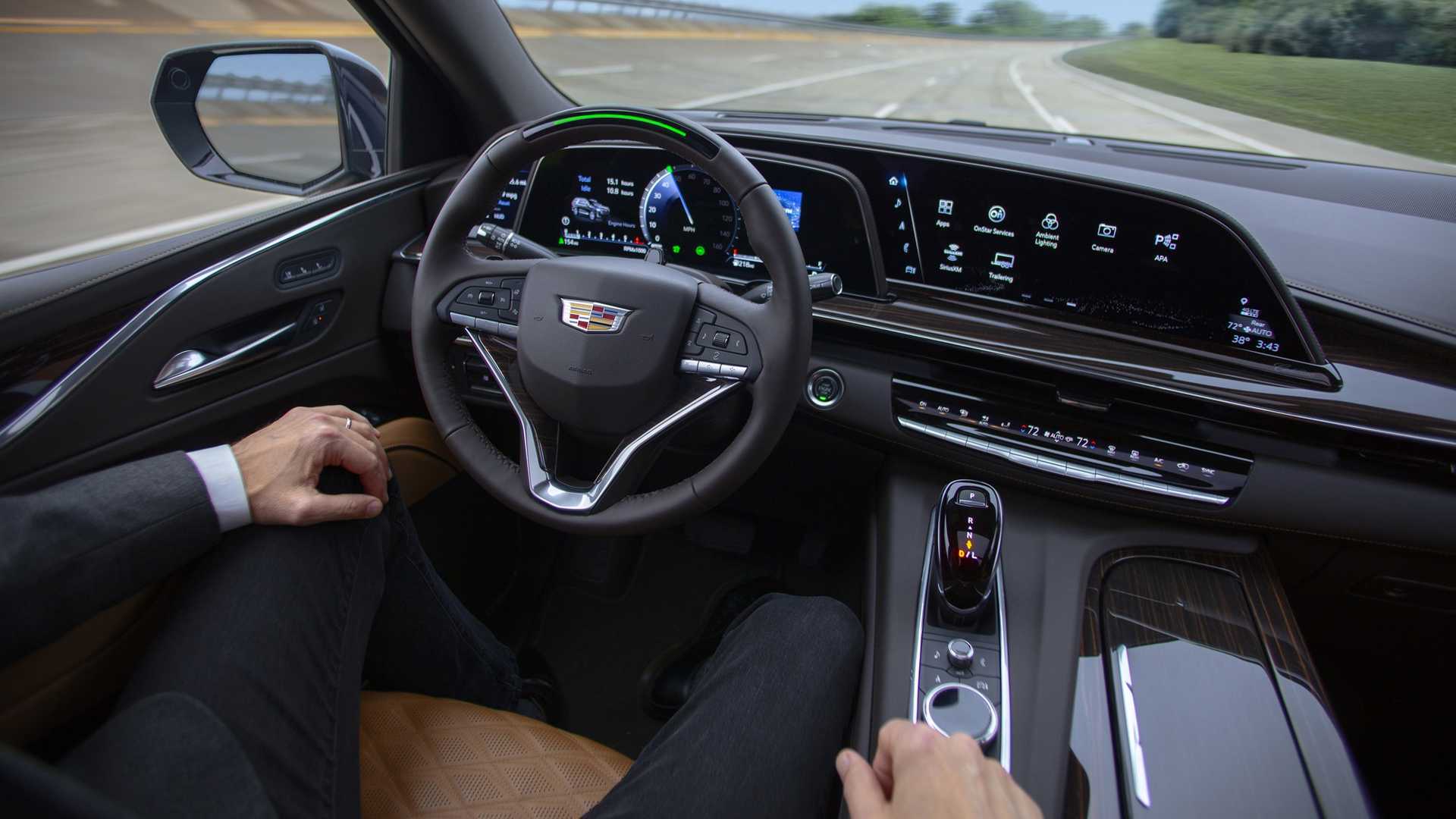 2021-cadillac-escalade-1