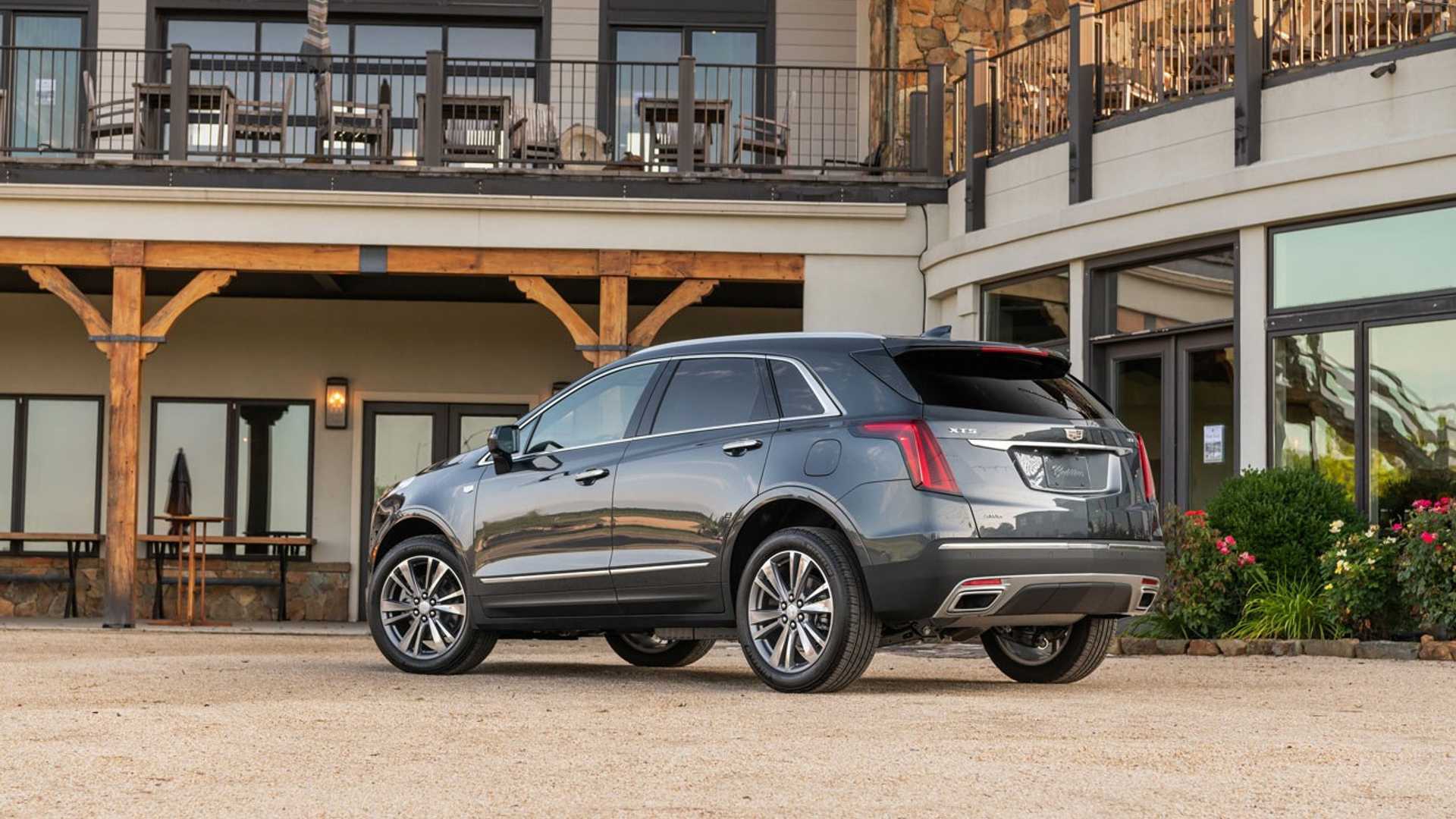 2020-cadillac-xt5-1