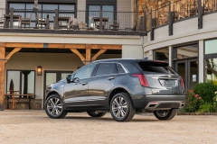 2020-cadillac-xt5-1