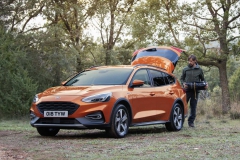 ford-focus-active-wagon 0