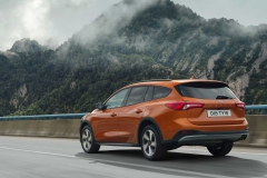 ford-focus-active-wagon (2)