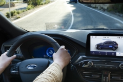 2019_FORD_KUGA_LANE_CENTERING_ASSIST