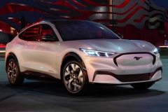 2020-ford-mustang-mach-e-12