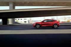 2020-ford-mustang-mach-e-16