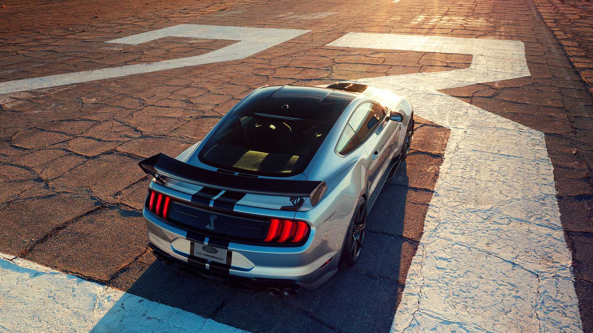 2020-ford-shelby-gt500-1