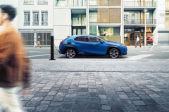2020-lexus-ux-300e-3