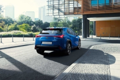 2020-lexus-ux-300e-6