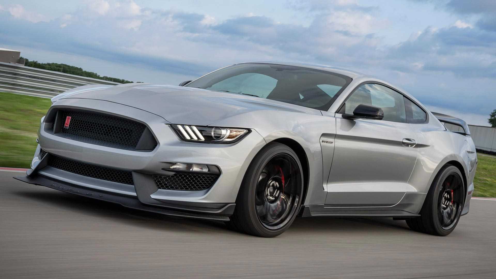 2020-ford-mustang-shelby-gt350r-3