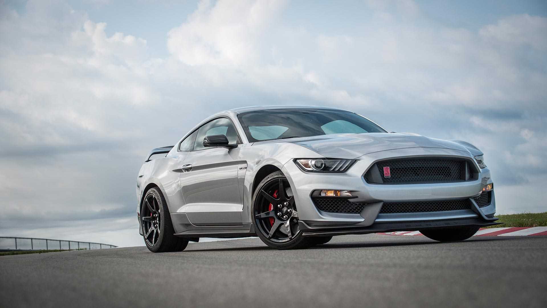 2020-ford-mustang-shelby-gt350r-7