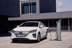 new-hyundai-ioniq-electric-08