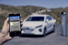 new-hyundai-ioniq-electric-blue-link-01