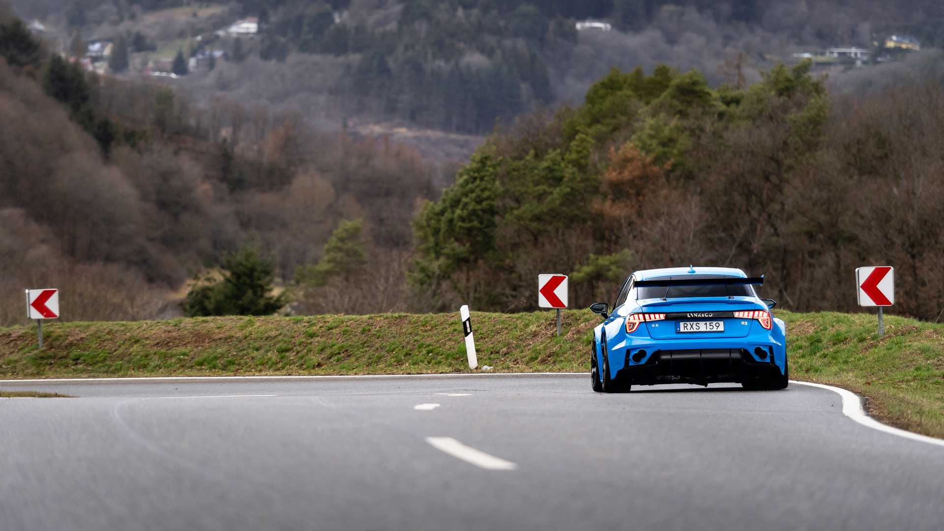 lynk-co-03-cyan-concept-sets-front-wheel-drive-and-four-door-nurburgring-records-13