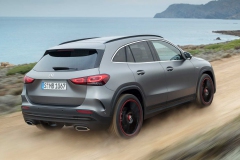 mercedes-benz-gla-2020-13