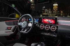 2020-mercedes-amg-cla-35-coupe (4)