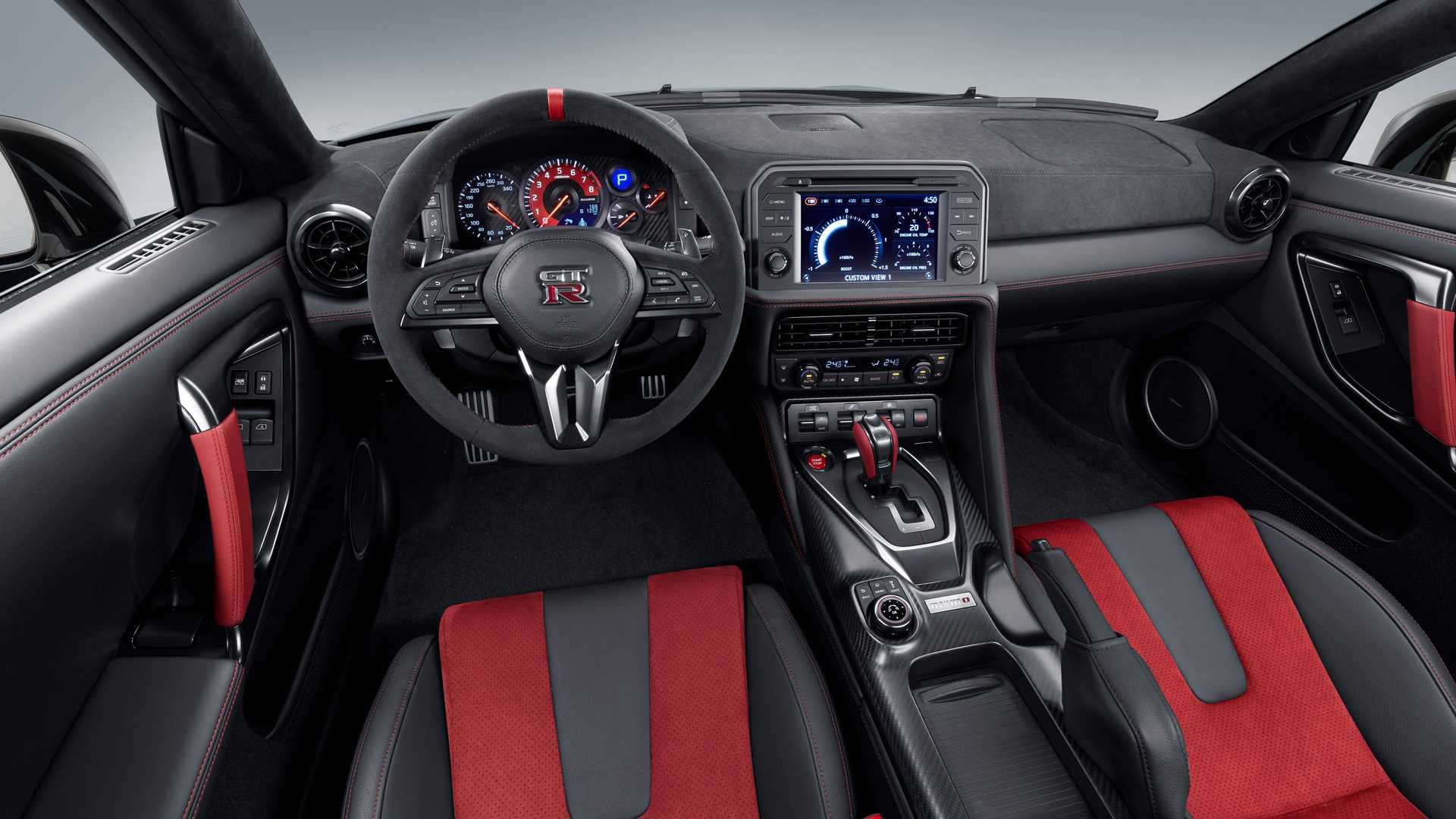 2020-nissan-gt-r-nismo-10