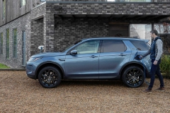 2020-land-rover-discovery-sport-p300e