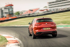 alfa-romeo-british-suv-lap-records-2