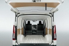 2019-toyota-hiace (3)