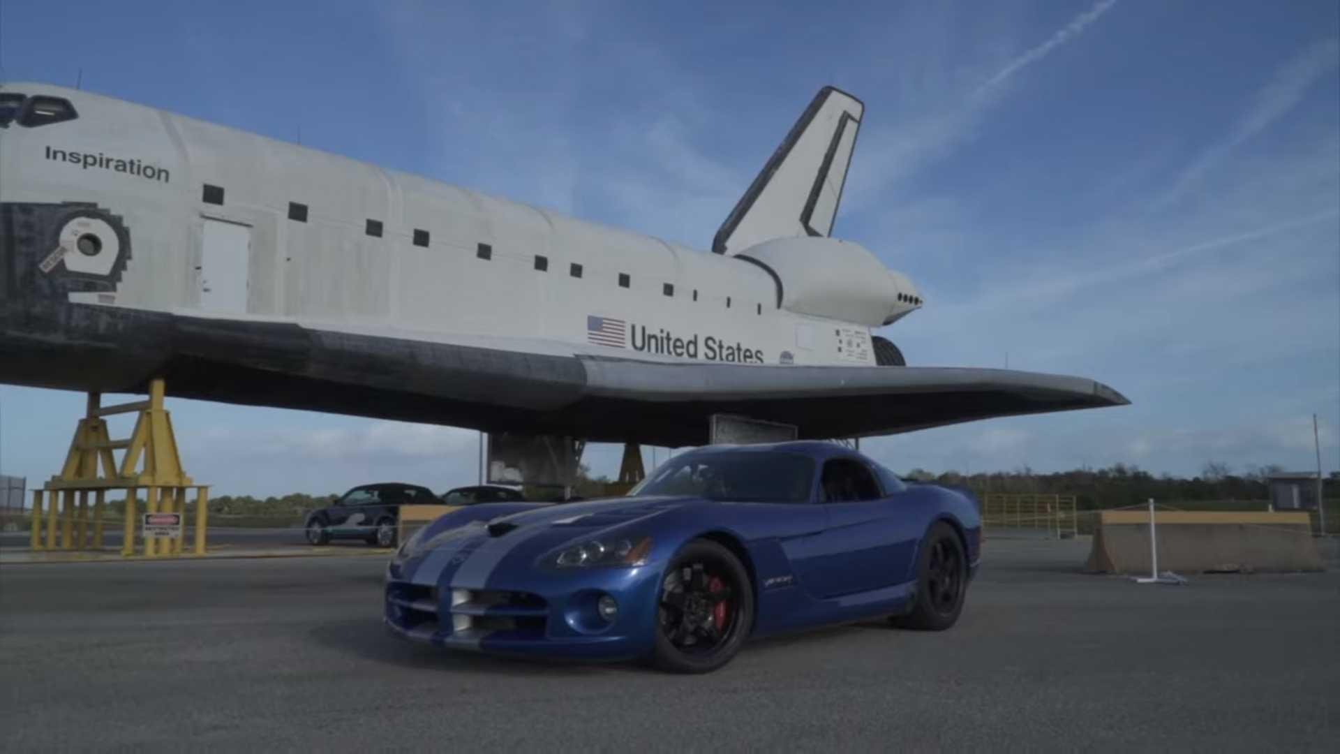 252-mph-dodge-viper