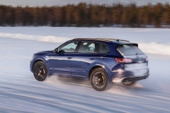 2021-vw-touareg-r-16