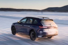 2021-vw-touareg-r-17