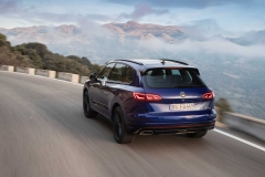 2021-vw-touareg-r-18