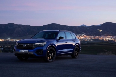 2021-vw-touareg-r-3