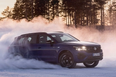 2021-vw-touareg-r-8