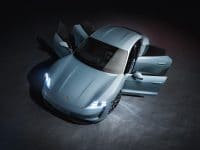 Porsche, pe pământ și în aer: Taycan 4S & Boeing (video)